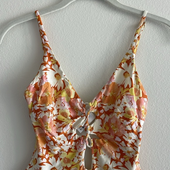 L*SPACE Topanga Classic Floral One-Piece Swimsuit - Picture 6 of 9